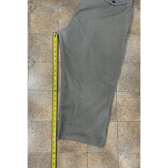 LL Bean Capri Corduroy Women’s Pants Waist 35” Inseam 21.5” High Rise Beige - Picture 6 of 13